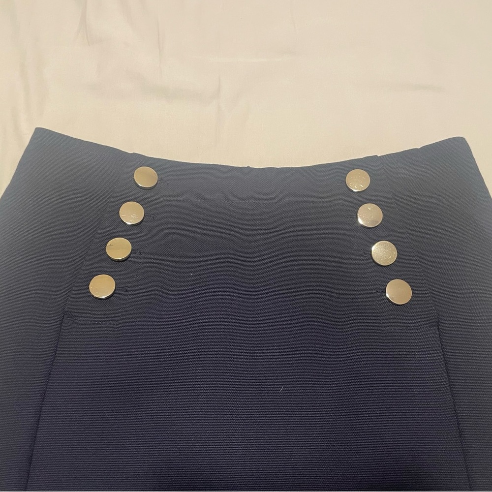 H&M navy blue skirt with buttons size 10 NWOT - Picture 2 of 6